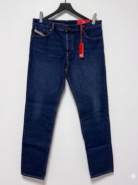 NWT Diesel 1995 D-Sark 007E6 Straight Leg Jeans 34